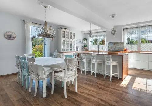Rodinný dům 323 m², pozemek 1 893 m², U Koupaliště, Družec — fotografie 2