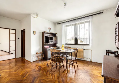 Rodinný dům 6+kk, 321 m², Polepy — fotografie 4