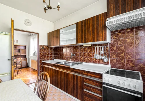 Rodinný dům 6+kk, 321 m², Polepy — fotografie 5