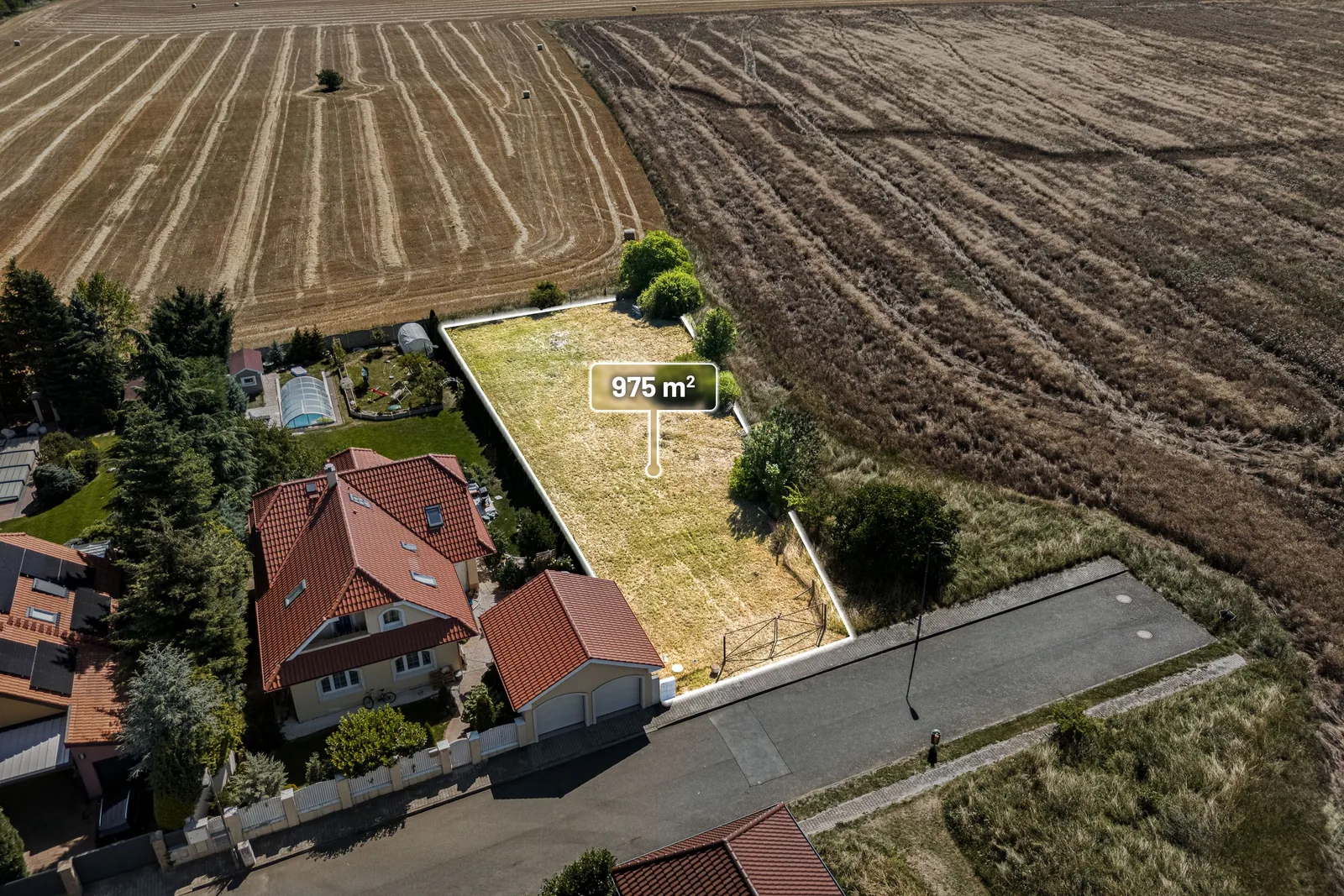 Stavební pozemek 975 m², Ořech