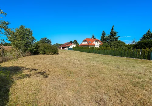 Stavební pozemek 975 m², Ořech — fotografie 3